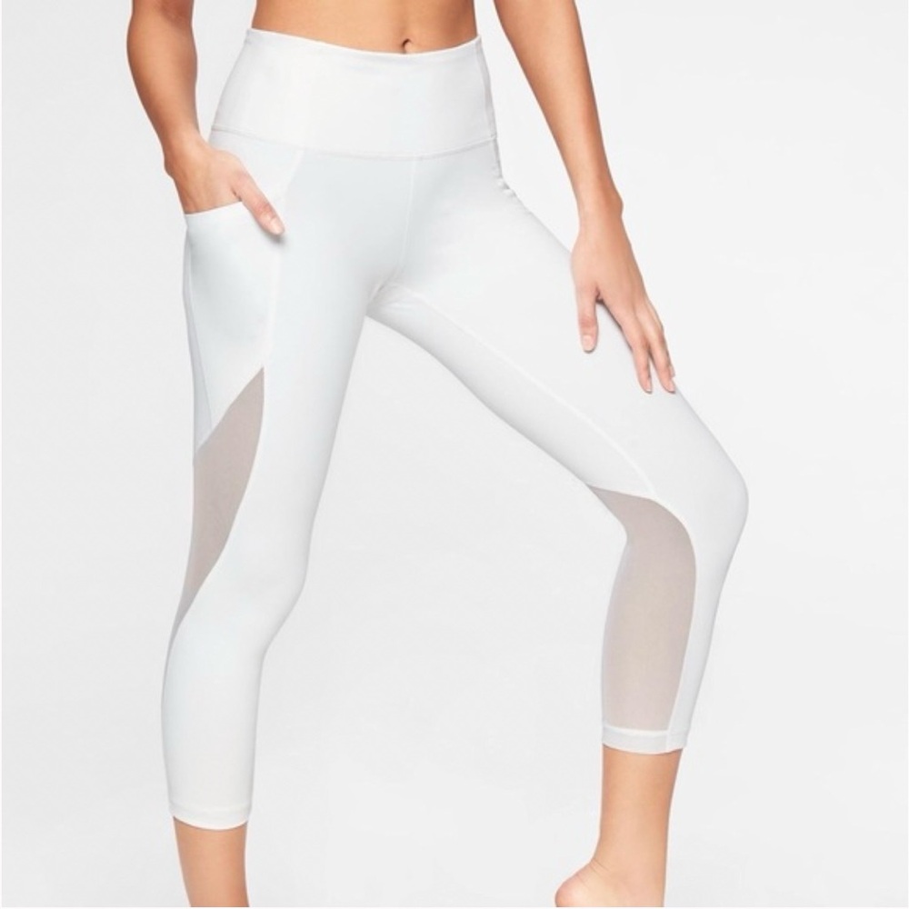 Athleta Fearless Mudra Capri Leggings Petite L | Pockets | White